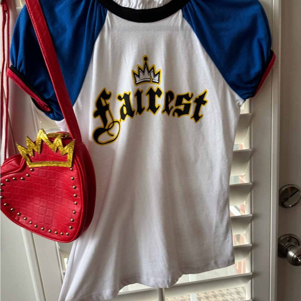 Descendants Evie “Fairest” size Large